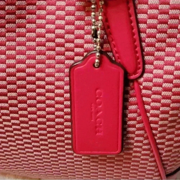 New never used coach Kelsey saddle crossbody bag (red) - Picture 3 of 6